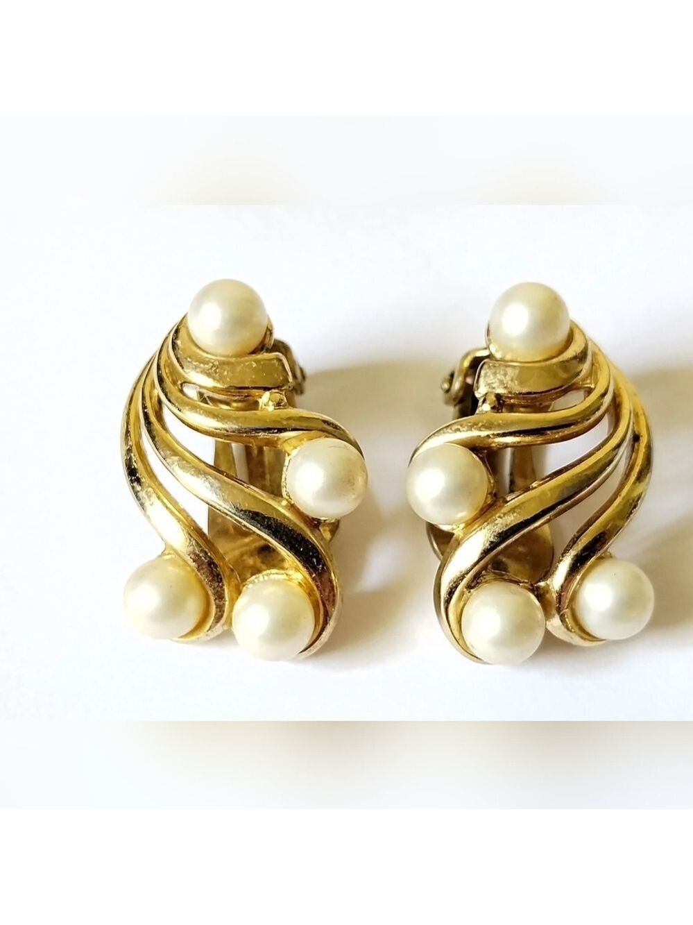 Crown Trifari 1950 Vintage Clip Earrings
